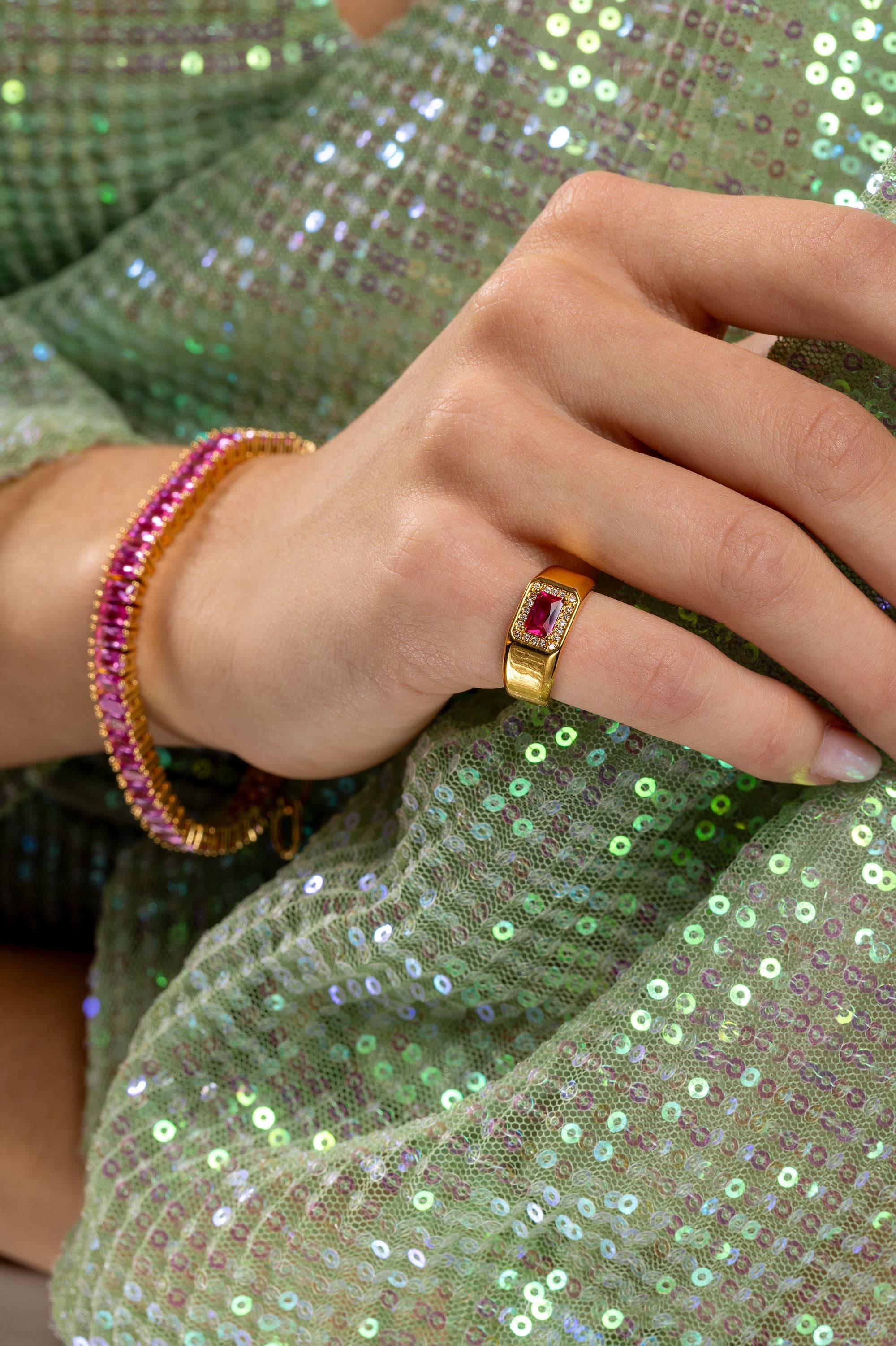长方形手链- 樱花– Crystal Haze Jewelry
